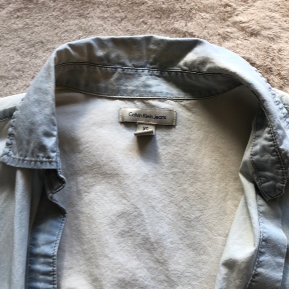 Calvin Klein Button Up Shirt - Picture 2 of 4